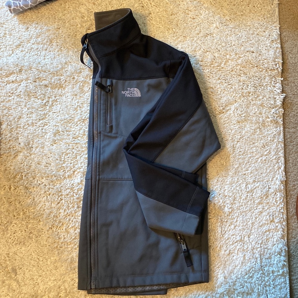 Youth - Boys size 14/16 North Face Shell Jacket
